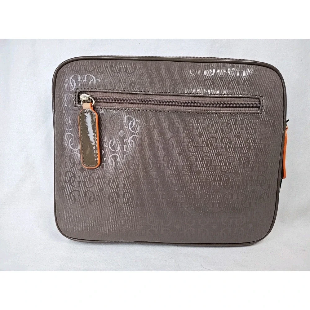NWT GUESS Frosted Taupe Tablet iPad Laptop Sleeve Case Pouch Bag X3753222